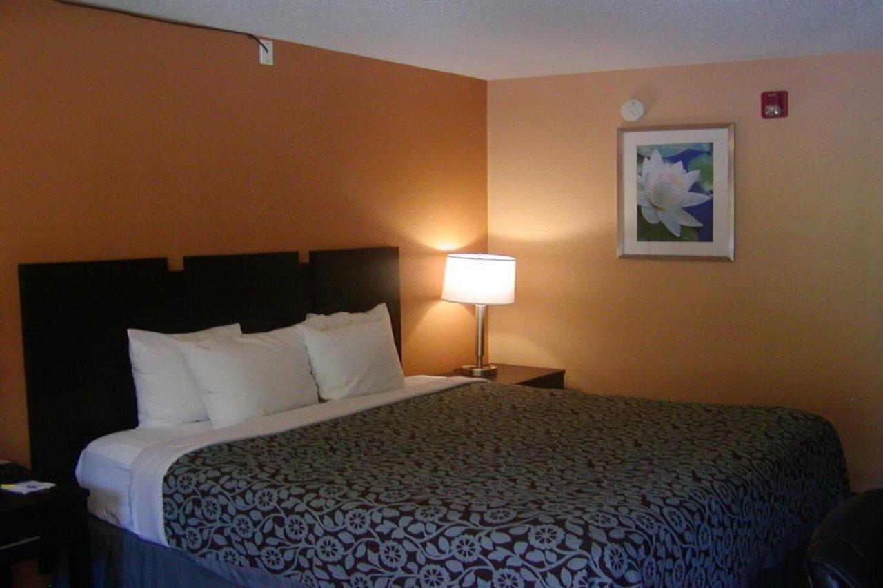 Days Inn By Wyndham Marietta White Water Dış mekan fotoğraf